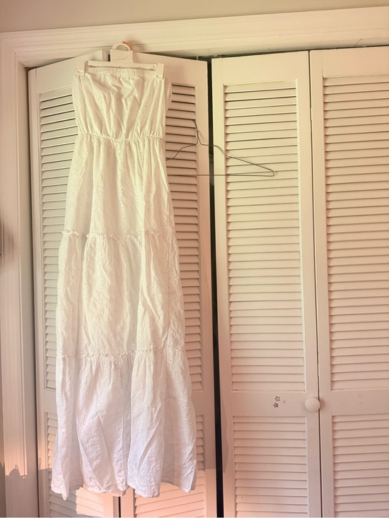 Old Navy Dresses & Skirts - Old Navy White Strapless Eyelet Maxi Dress